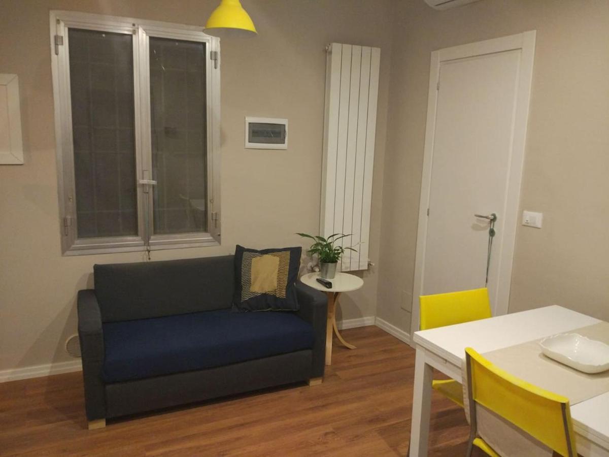 Intero Bilocale Da Antonio - Free Wi-Fi Apartment Bologna Luaran gambar