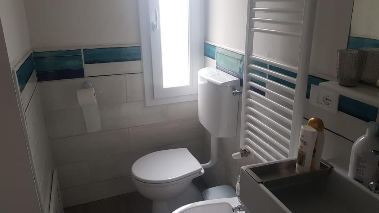 Intero Bilocale Da Antonio - Free Wi-Fi Apartment Bologna Luaran gambar
