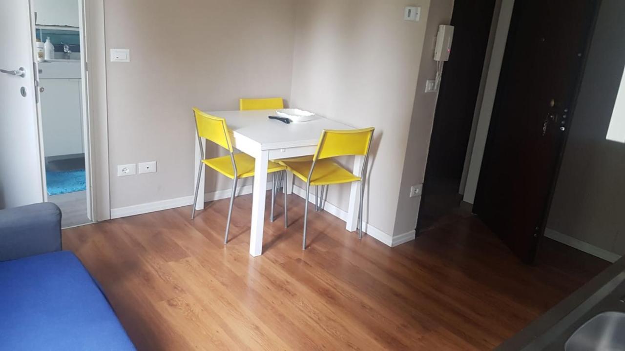 Intero Bilocale Da Antonio - Free Wi-Fi Apartment Bologna Luaran gambar